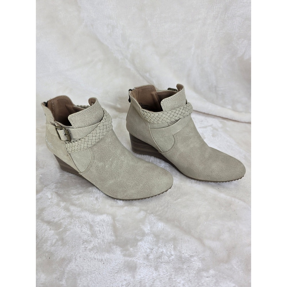 Blowfish Beige Suede Wedge Ankle‎ Boots Side Zip Braided Detail Size 7.5